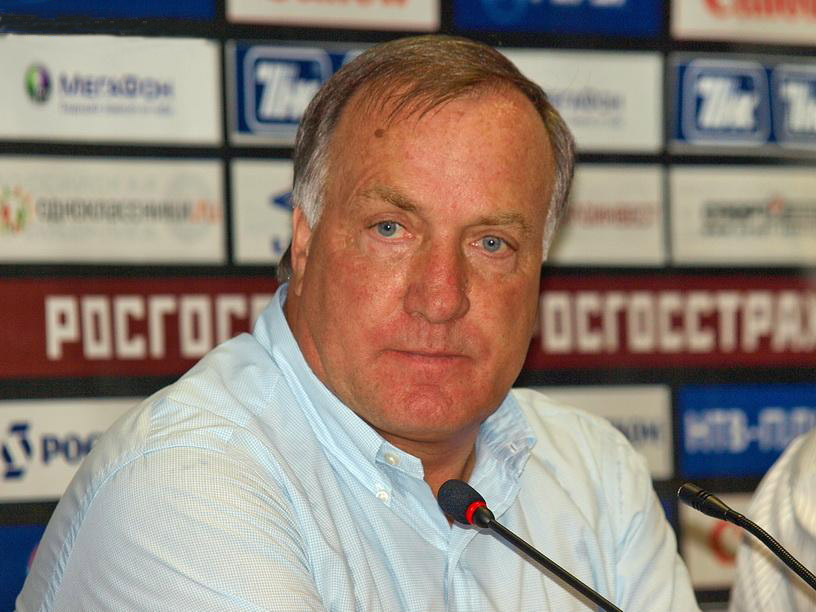 Wat is het vermogen van Dick Advocaat?