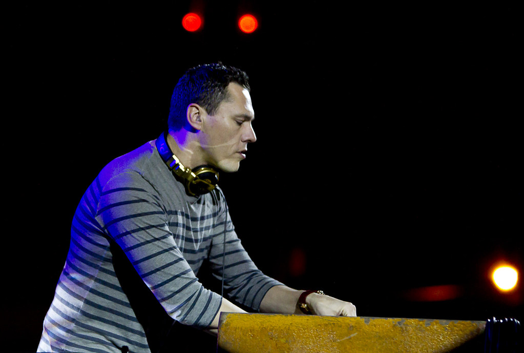 Wat is het vermogen van DJ Tiësto?