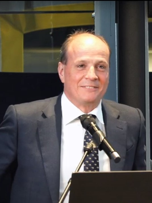 Wat is het vermogen van Frits van Eerd?