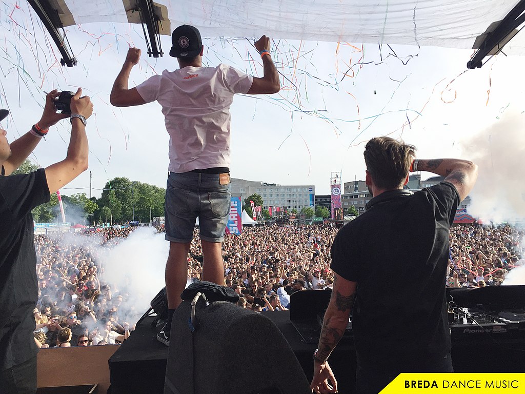 Wat is het vermogen van Kris Kross Amsterdam?